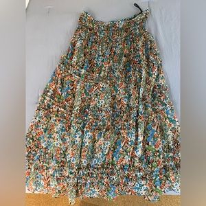 Ted Baker long skirt, size 6. Never worn, amazing condition.